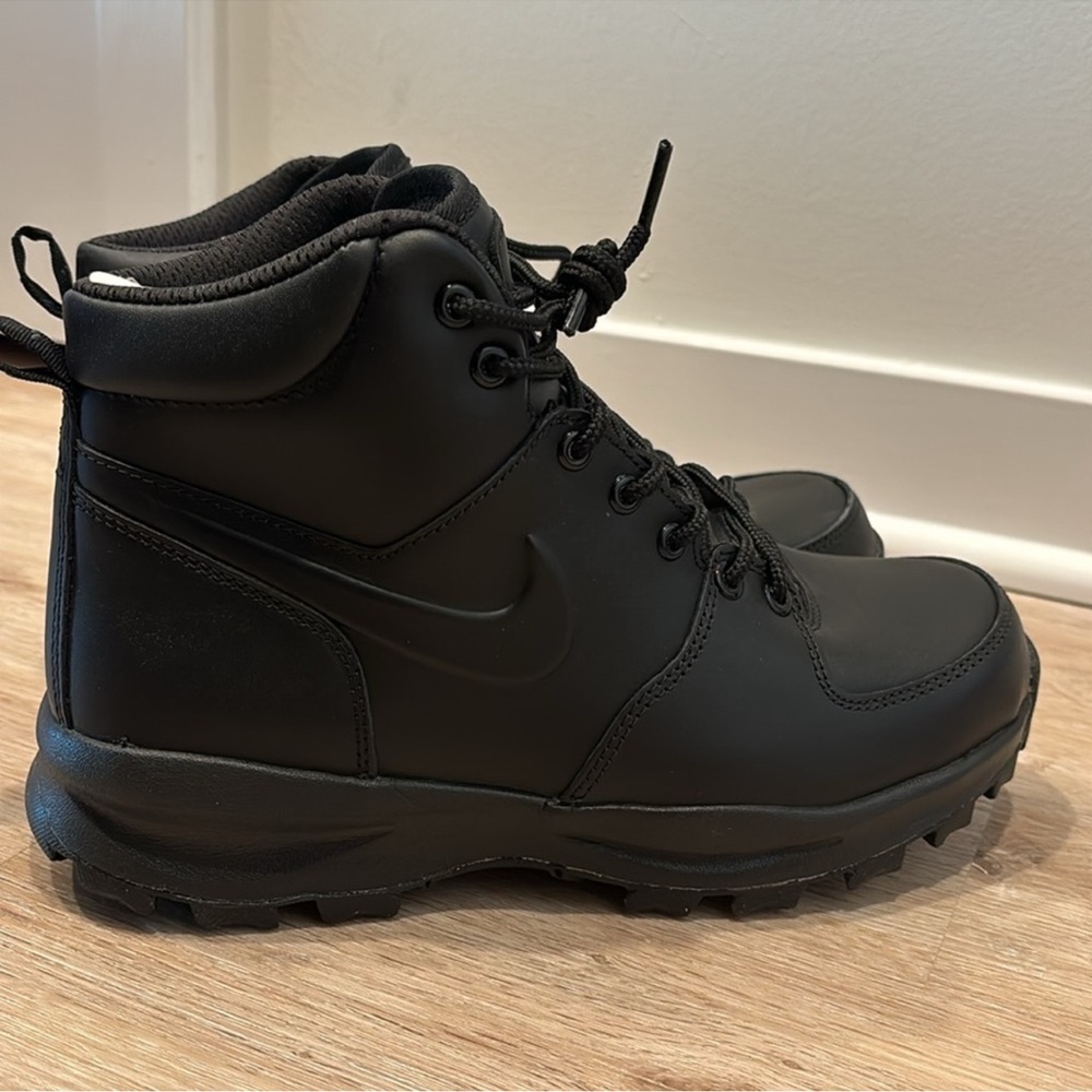 Brand New!! Nike Manoa Leather Men’s Boots Size 8.5